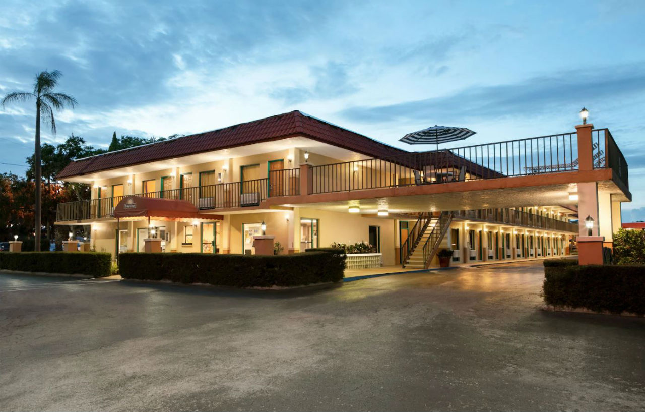 Days Inn By Wyndham Clearwater/Central Exterior photo